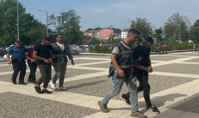Bolu'da çaldıkları motosikletleri Düzce'de satmaya çalışan 3 zanlı tutuklandı