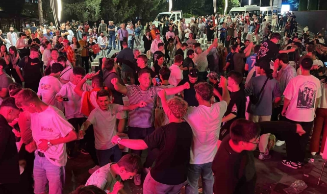 Bolulular çeyrek finali oyun havasıyla kutladı