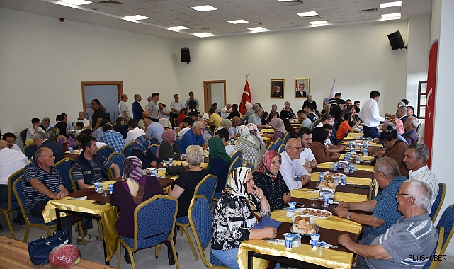 BOYABAT'TA ŞEHİT AİLELERİ İLE GAZİLER ONURUNA YEMEK PROGRAMI DÜZENLEDİ!