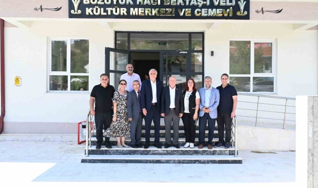 Bozüyük Cemevi'nden aşure ikramı