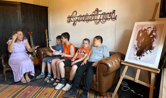 Bozüyük'te çocuklar Sanatevi'nde güzel bir yaz tatili geçiriyor