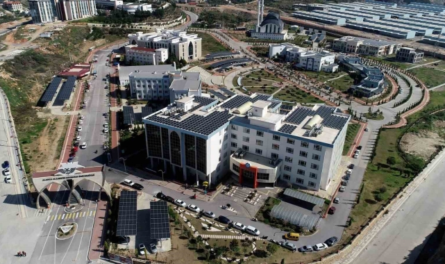 Bu üniversite elektriğe para vermiyor, üzerine para alıyor