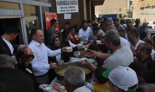 Bulanık Kaymakamlığı 2 bin kişiye aşure dağıttı