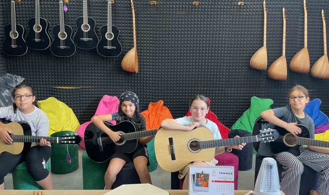 Buldan Gençlik Merkezinin kurslarına 500 öğrenci eğitim alıyor