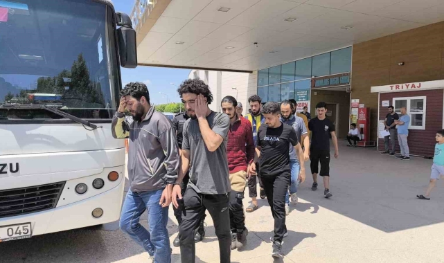 Bursa'da 10 kaçak göçmen yakalandı