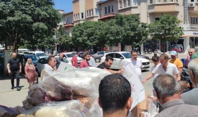 Bursa'da palet üzerinde bulunan gıda ürünlerinin üzerine düştüğü işçi yaralandı