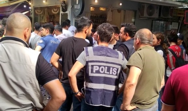 Büyükada'da iki grup birbirine girdi: Tekme ve sopalar havada uçuştu