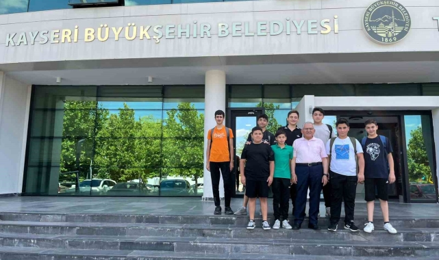 Büyükkılıç, yaz okullarına katılan öğrencilerle bir araya geldi