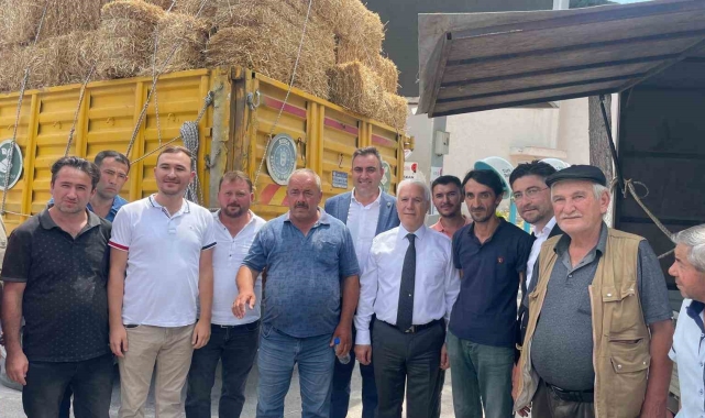 Büyükşehirden çiftçiye destek...Başkan Bozbey kendi elleriyle dağıttı
