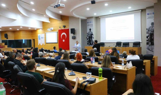 Büyükşehir'den sahipsiz sokak hayvanları toplantısı