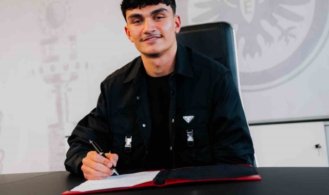 Can Uzun, Eintracht Frankfurt'a transfer oldu