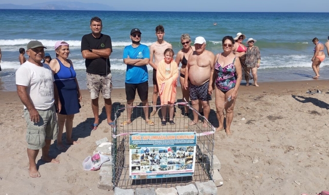 Caretta carettalar Kuşadası'nda 3 ayrı noktaya yumurta bıraktı