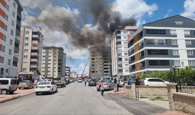 Çatı katında çıkan yangın korkuttu