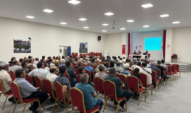 Çavdarhisar'da çiftçi bilgilendirme toplantısı