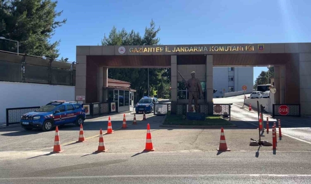 Çeşitli suçlardan aranan 13 firariyi jandarma yakaladı