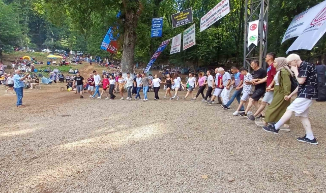Çınarcık'ta 4. Karadeniz Şenlikleri renkli görüntülere sahne oldu