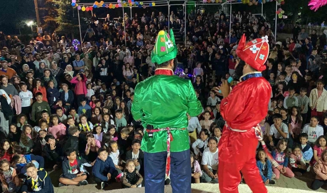 Çocuklar şenlikte gönüllerince eğlendiler