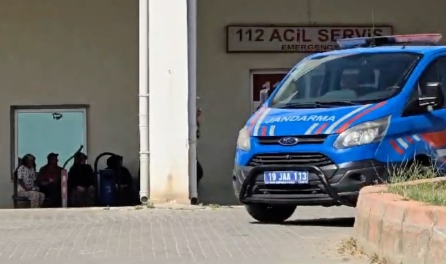 Çorum'da emekli polisin silahla ateş ettiği bir kişi ile 2 oğlundan biri öldü
