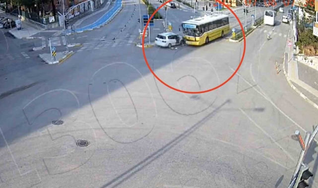 Çorum'da yolcu otobüsü ile hafif ticari araç çarpıştı: 10 yaralı