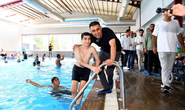 Çukurova'da yüzmeye engel yok