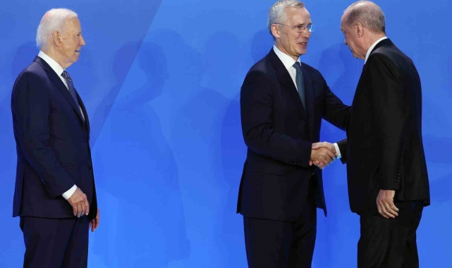 Cumhurbaşkanı Erdoğan, NATO Liderler Zirvesi'nin ilk oturumuna katıldı