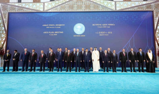Cumhurbaşkanı Erdoğan, ŞİÖ zirvesinde liderle aile fotoğrafı çektirdi