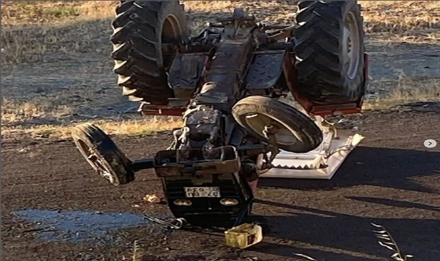 D100'de otomobil ile çarpışan traktör takla attı: 4 yaralı