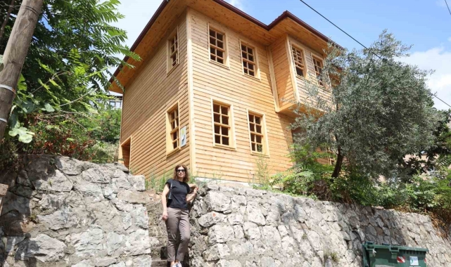 Dedesi Hulusi Kentmen Evini gezdi