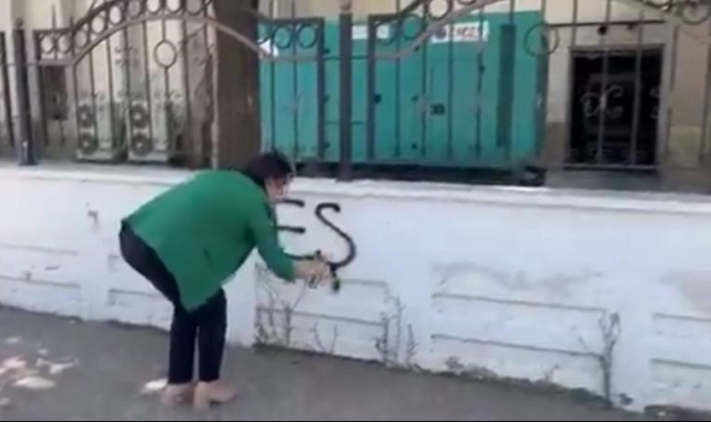 DEM Parti Batman Milletvekili Valilik duvarına "önce Kürtçe" "önce dil" yazdı
