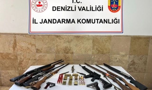 Denizli'de silah kaçakçılığı operasyonu: 8 gözaltı