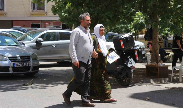 Diyarbakır annelerinin evlat nöbetine bir aile daha katıldı
