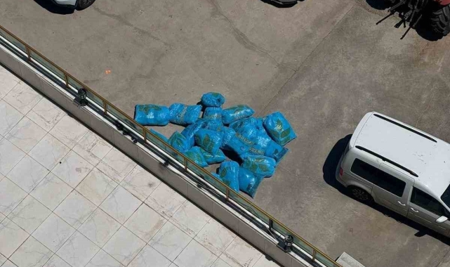 Diyarbakır'da bir işyerinde yapılan aramada 296 kilo skunk ele geçirildi