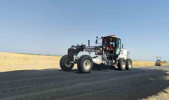 Diyarbakır'da kırsal mahallelerde yollar yenileniyor
