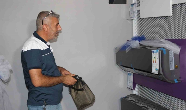 Diyarbakır'da yoğunluk yaşayan klima satıcıları çevre illerden teknik servis yardımı alıyor