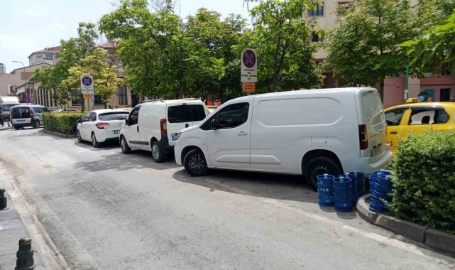 Duyarsız sürücüler mal indirme ve bindirme yerini park alanına çevirdi