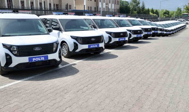 Düzce emniyetine 34 araç takviyesi