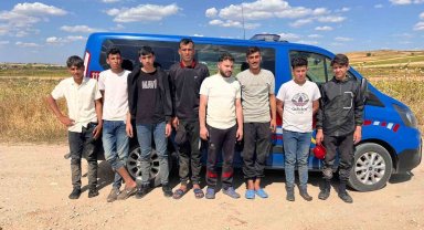 Edirne'de 8 yabancı uyruklu kaçak göçmen yakalandı