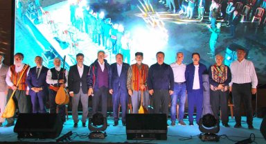 Erzincan'da aşıklar sahne aldı