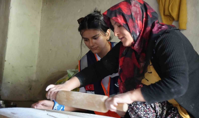 Erzincan'da tandır ekmeği geleneği sürdürülüyor