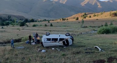 Erzincan'da trafik kazası: 1 ölü, 6 yaralı