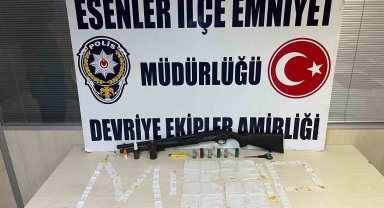 Esenler'de uyuşturucu operasyonu: 12 ayrı suçtan aranan firari yakalandı