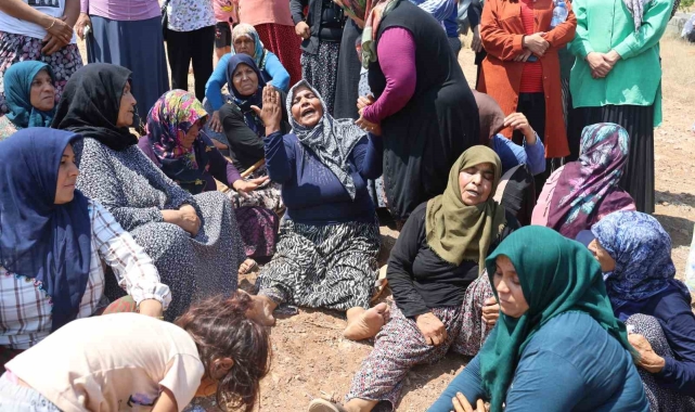 Eski eşi tarafından 7 kurşunla öldürülen 3 çocuk annesi depremzede kadın gözyaşları içerisinde son yolcuğuna uğurlandı