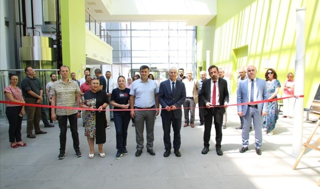 Eskişehir Teknik Üniversitesinde "15 Temmuz Demokrasi ve Milli Birlik Günü" Fotoğraf Sergisi açıldı