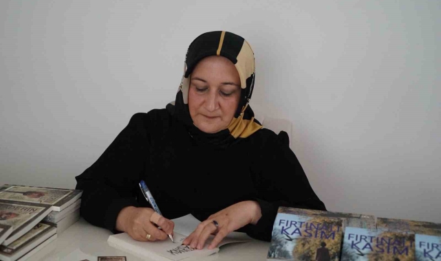 Ev hanımı kadının örnek azmi: Açık öğretim ile ortaokul ve liseyi bitirdi, 2 kitap yazdı