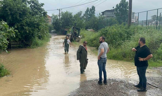 Fatsa'da sağanak: İş yerleri ve evleri su bastı