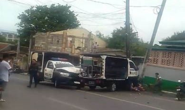Filipinler'de bir kişi kaçırdığı polis aracıyla yayaların arasına daldı: 3 ölü