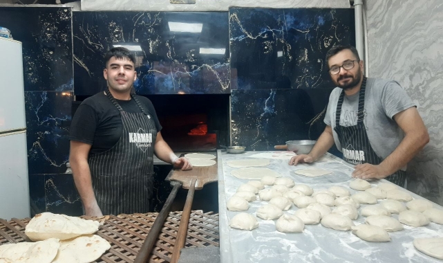 Fırıncıların ocak başında zorlu çörek mesaisi