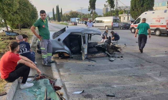 Freni patlayan otomobil paramparça olup yola saçıldı: 5 yaralı