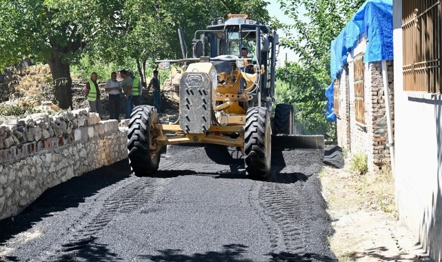 Geçit: "İlçemize yakışır yollar yapıyoruz"