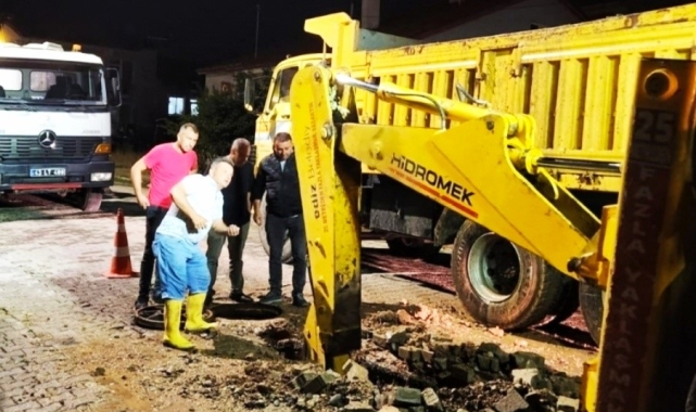 Gediz Belediyesi&#039;nden yol bakım ve onarım çalışması